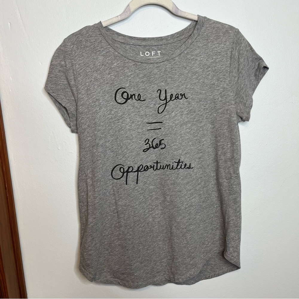 LOFT Vintage Soft Grey Short Sleeve Tee Shirt Cotton One Year Graphic S VGUC